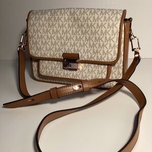 MICHAEL Michael Kors Bradshaw Medium Messenger Bag, Vanilla/Acorn